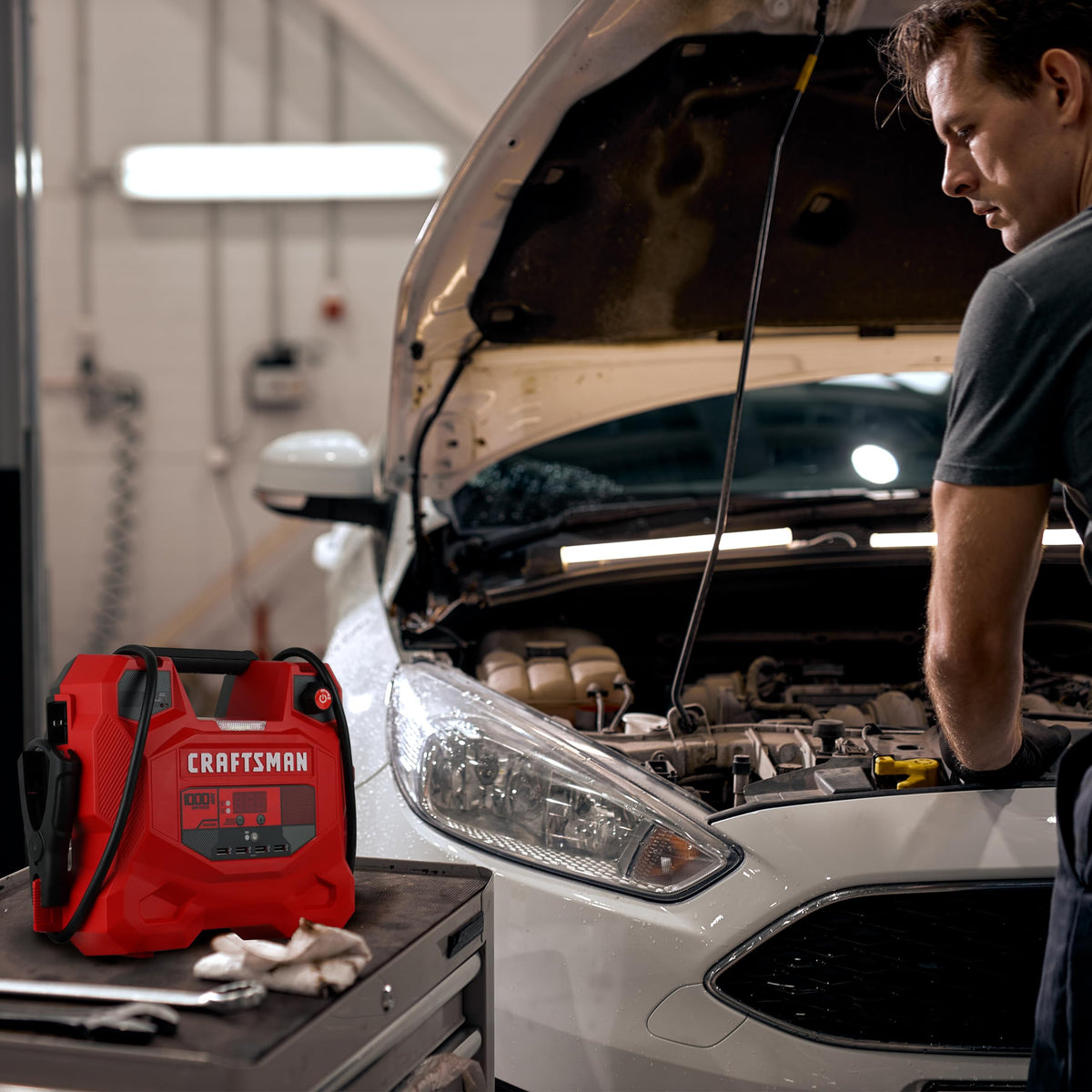 Car Battery Jump Starter and Portable Power Station F612